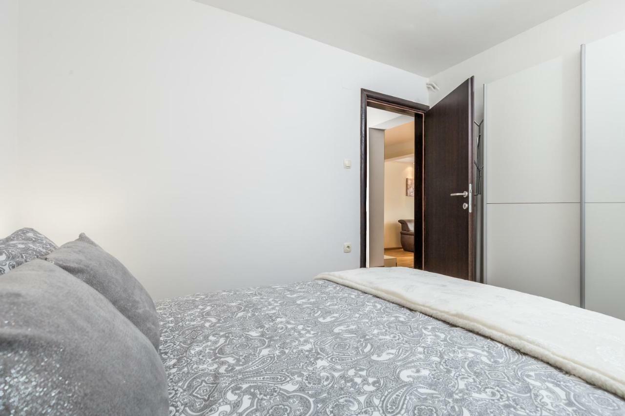 Apartman Javor Lejlighed Otočac Eksteriør billede